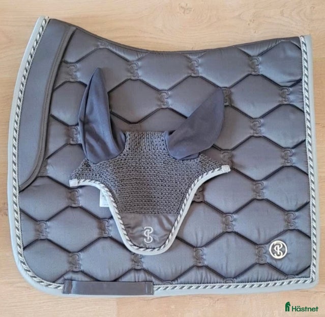 Schabrak & Vojlockar hästutrustning Dressyrschabrak Signature Lava Grey - Annons 8