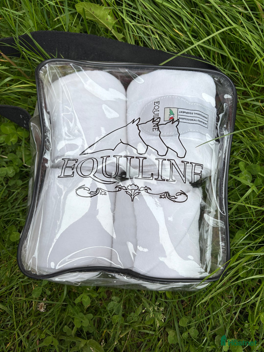 Övrig Hästutrustning hästutrustning till salu: Equiline fleecelindor vita  i Karlstad - Annons 1