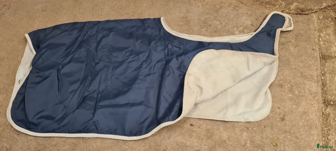 Täcken hästutrustning till salu: Ridtäcke  i Örsundsbro - Annons 1