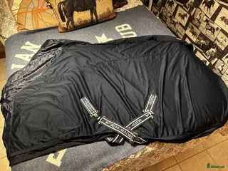 Täcken hästutrustning till salu: Euro Star täcke i Sigtuna - Annons 2