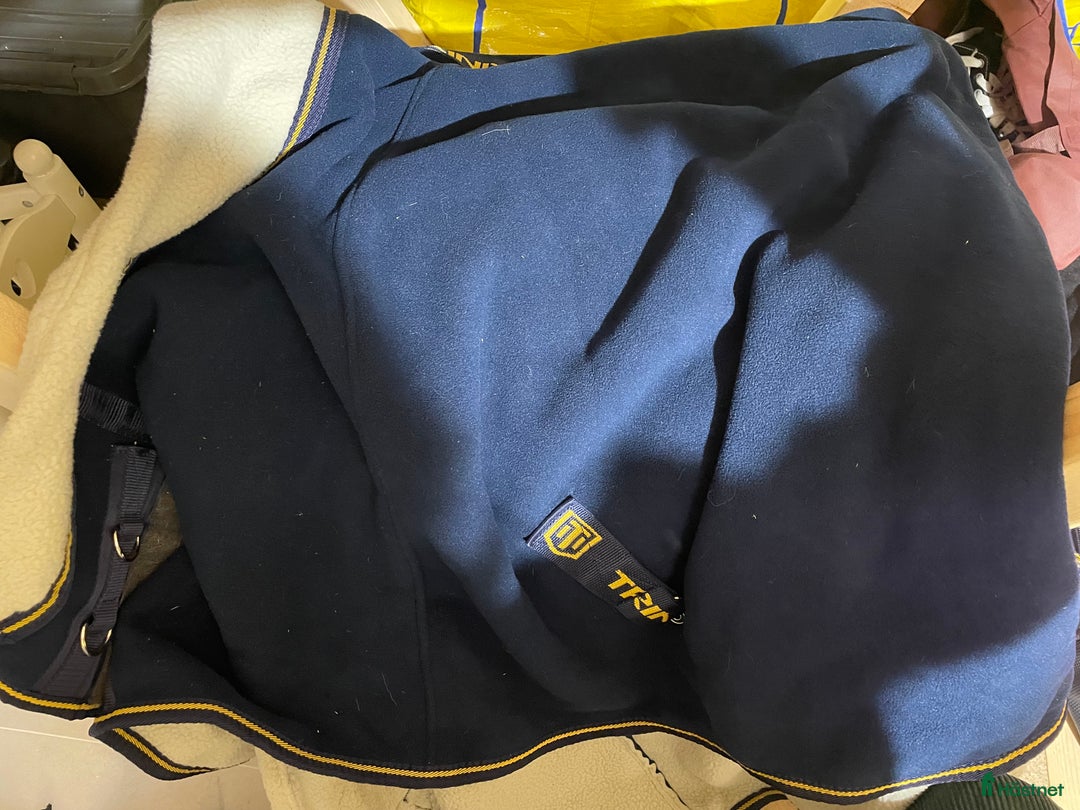 Täcken hästutrustning till salu: Trinity i Hjärtum - Annons 3