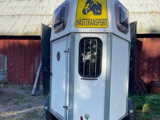 Hästtransporter fordon & transport till salu: Transport Värmlandsvagnen i Steninge - Annons 1