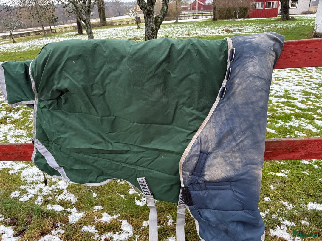 Täcken hästutrustning till salu: Horseware Rambo, 130 cm i Malmköping - Annons 4