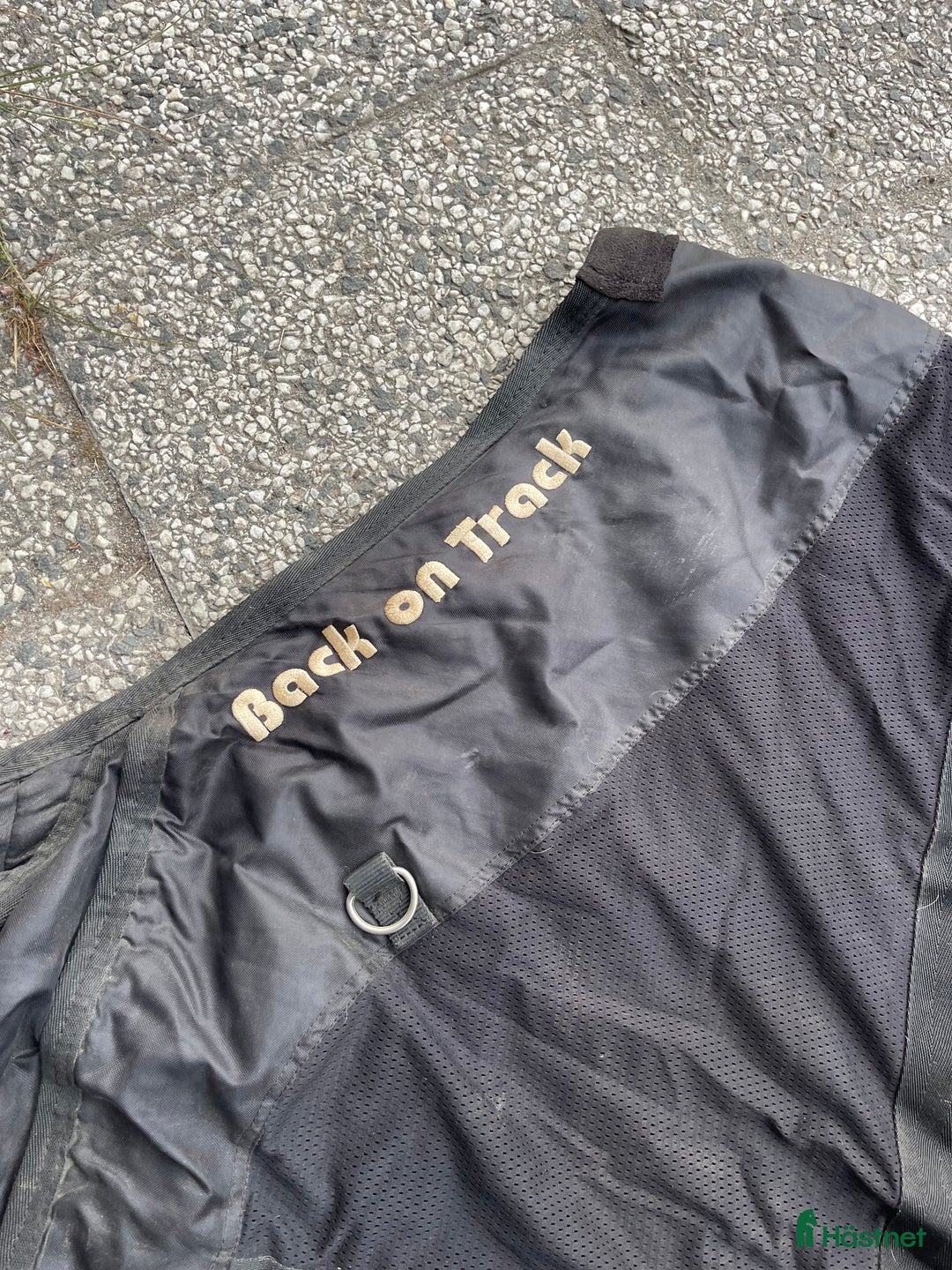 Täcken hästutrustning till salu: Back on track täcke i Luleå - Annons 2