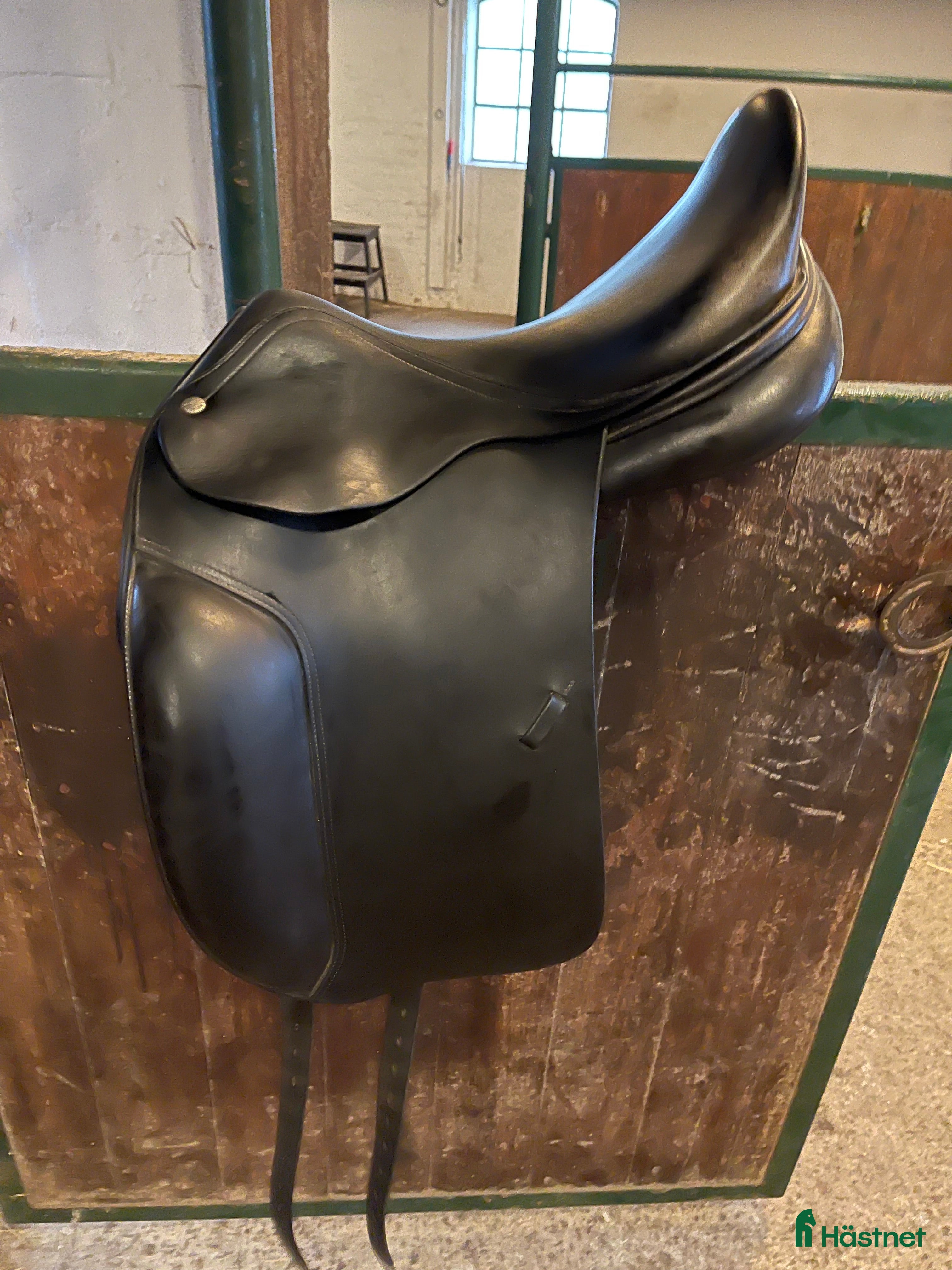 Sadlar hästutrustning till salu: Amerigo Classic Dressyr i Svedala - Annons 1