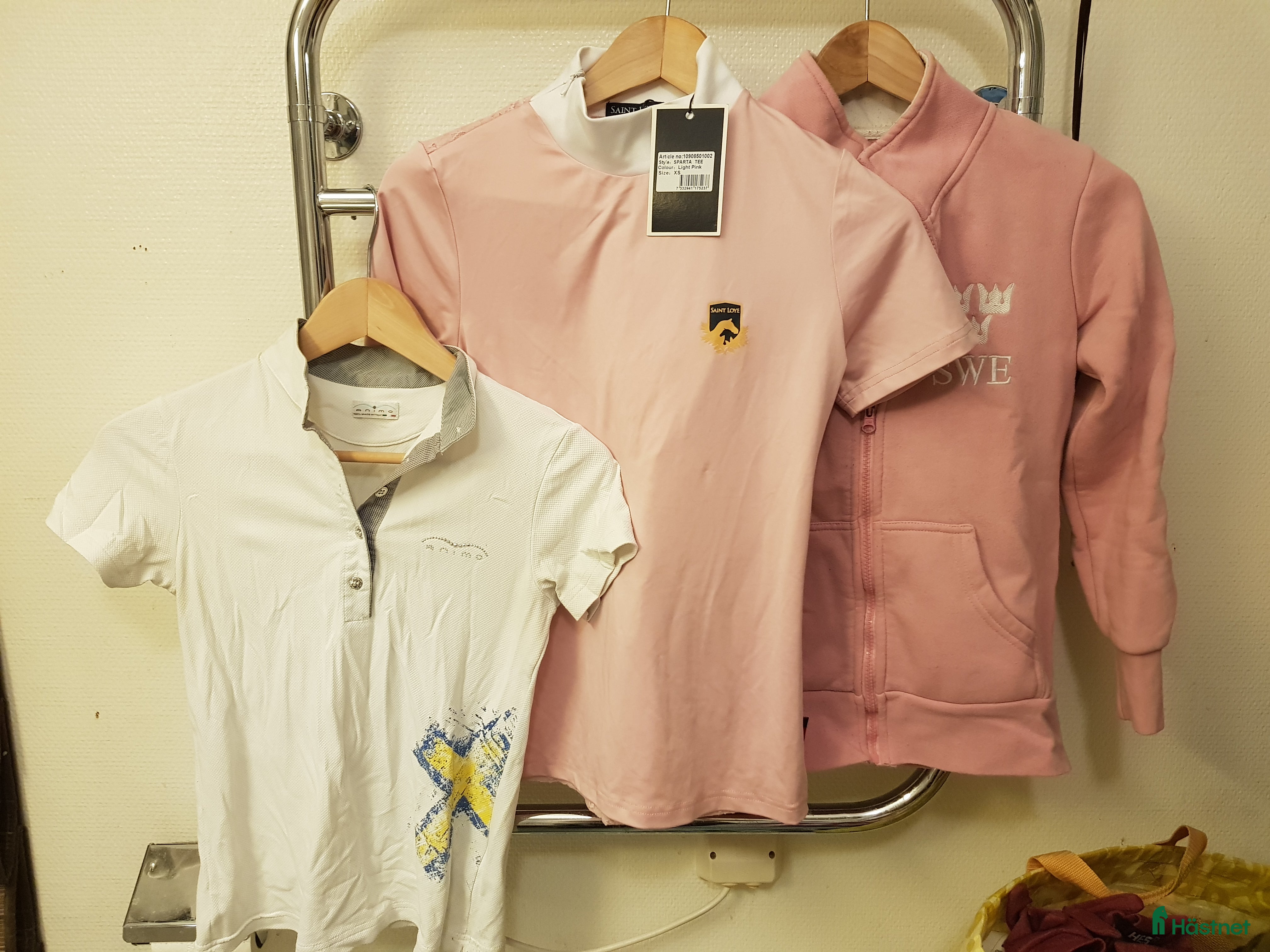 Övrigt Ridkläder ryttarutrustning till salu: Tävlingstoppar/ridtröja xs/s i Söråker - Annons 10