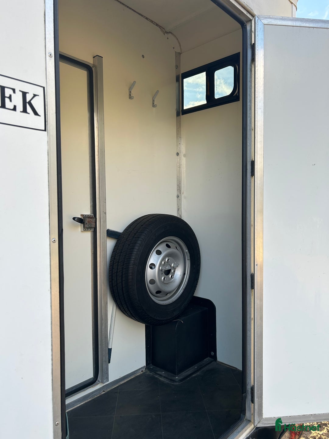 Hästlastbilar  fordon & transport till salu: Välskött B-kortsbil i Huddinge - Annons 8