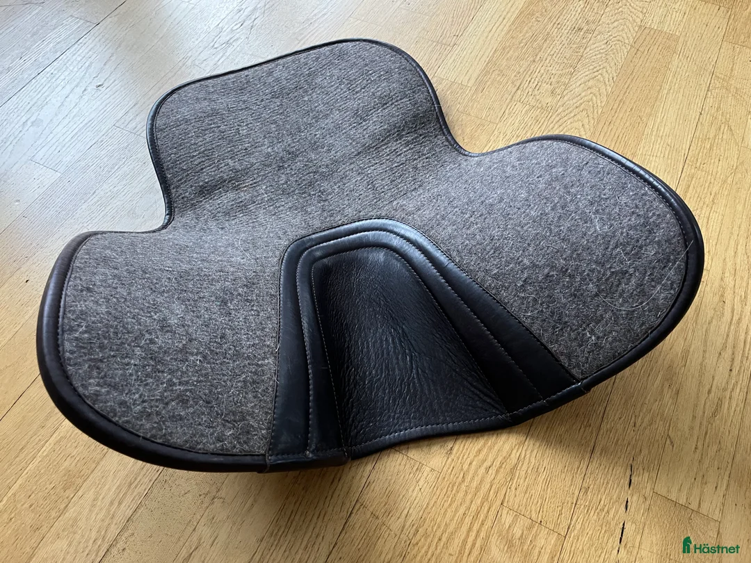 Sadeltillbehör hästutrustning till salu: Equipe filtpadd i Vallentuna - Annons 2