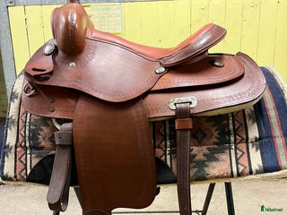 Sadlar hästutrustning till salu: Westernsadel inklusive padd säljes i Enköping - Annons 11
