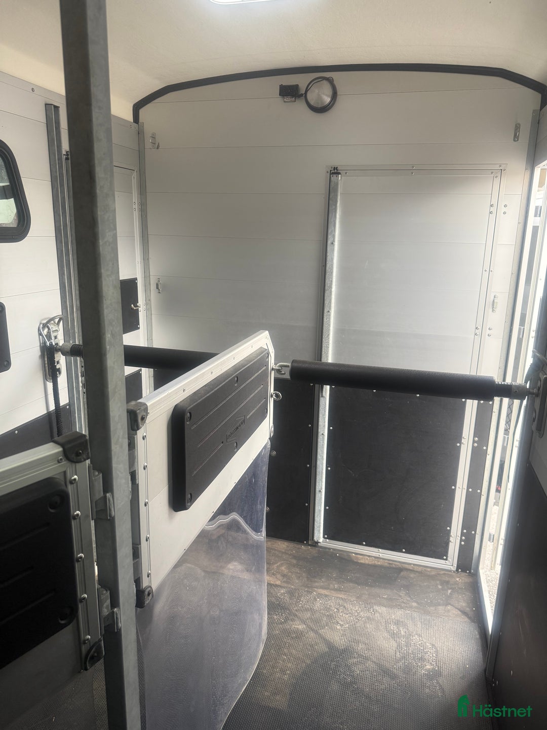 Hästtransporter  fordon & transport till salu: Rymligt fint Böckmann släp  i Norrköping - Annons 7