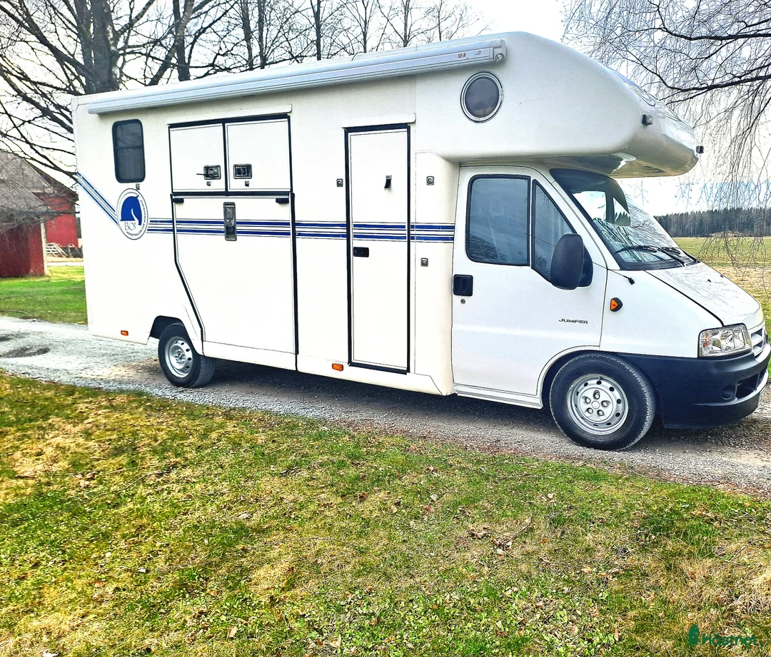 Hästlastbilar  fordon & transport till salu: En fräsch B kortare  - Annons 1