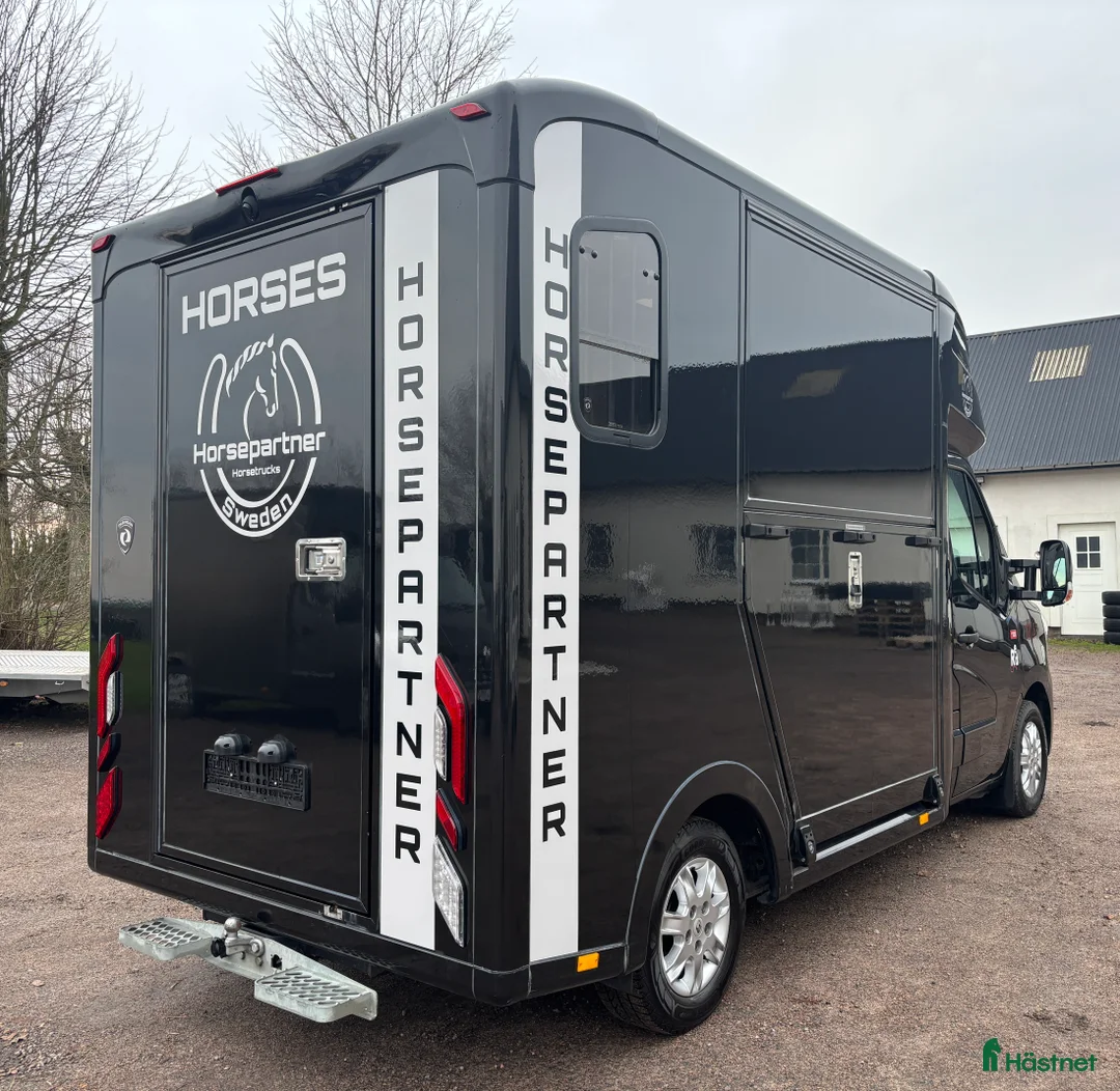 Hästlastbilar  fordon & transport till salu: Renault Master Paragan hästbil i Laholm - Annons 5