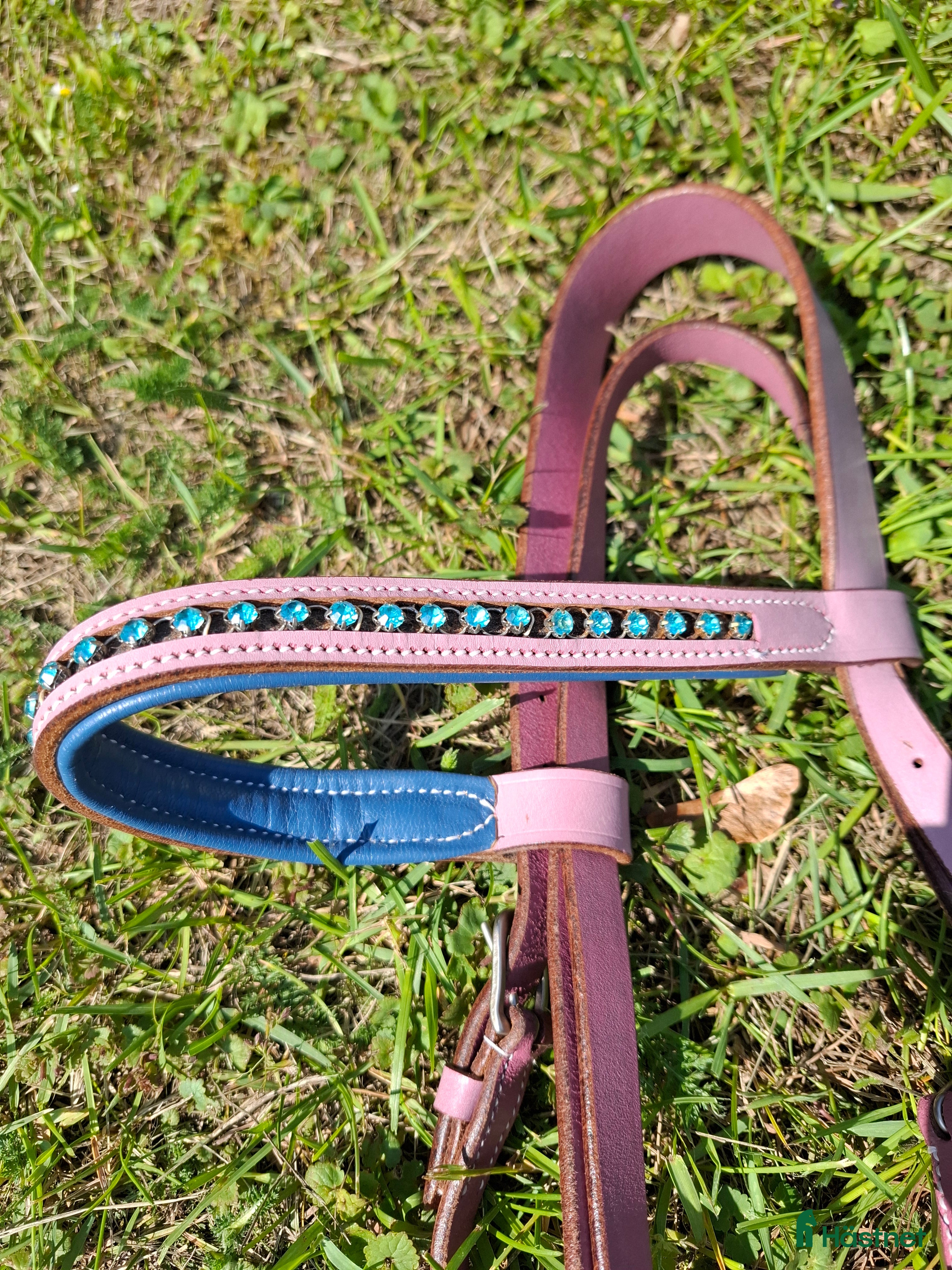 Träns hästutrustning till salu: Superrgulligt Rosa träns m bling i Läckeby - Annons 9