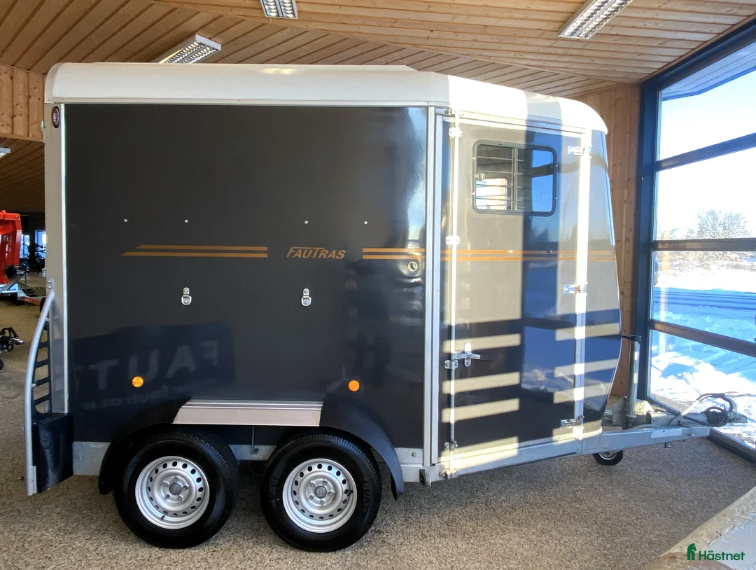 Hästtransporter  fordon & transport till salu: Stor Fautras med AidSystem i Kvicksund - Annons 5