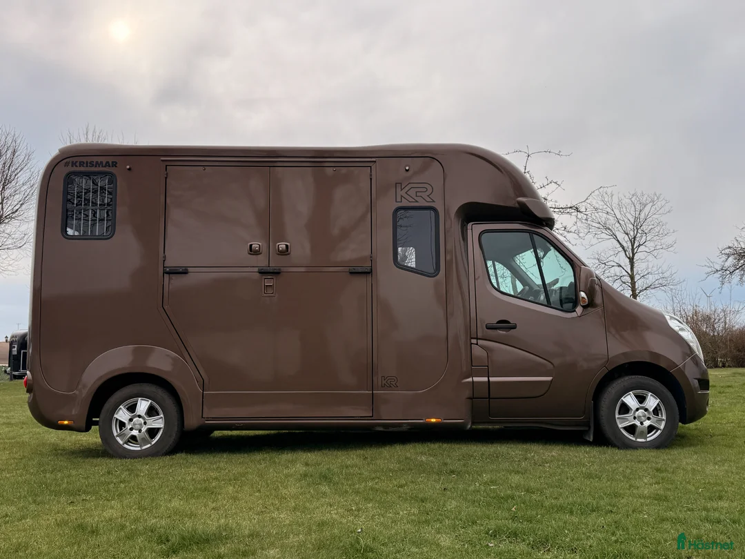 Hästlastbilar  fordon & transport till salu: Renault Master Krismar - Horsepartner hästbil - Annons 2