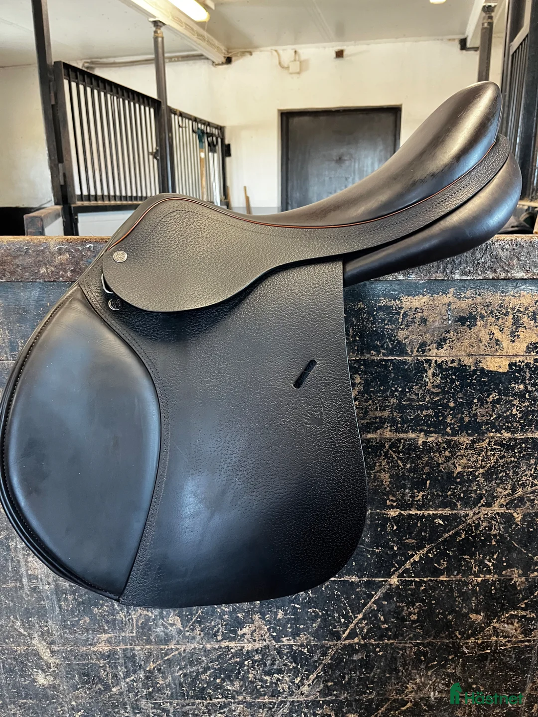 Sadlar hästutrustning till salu: Equipe Expression 18” - Annons 1