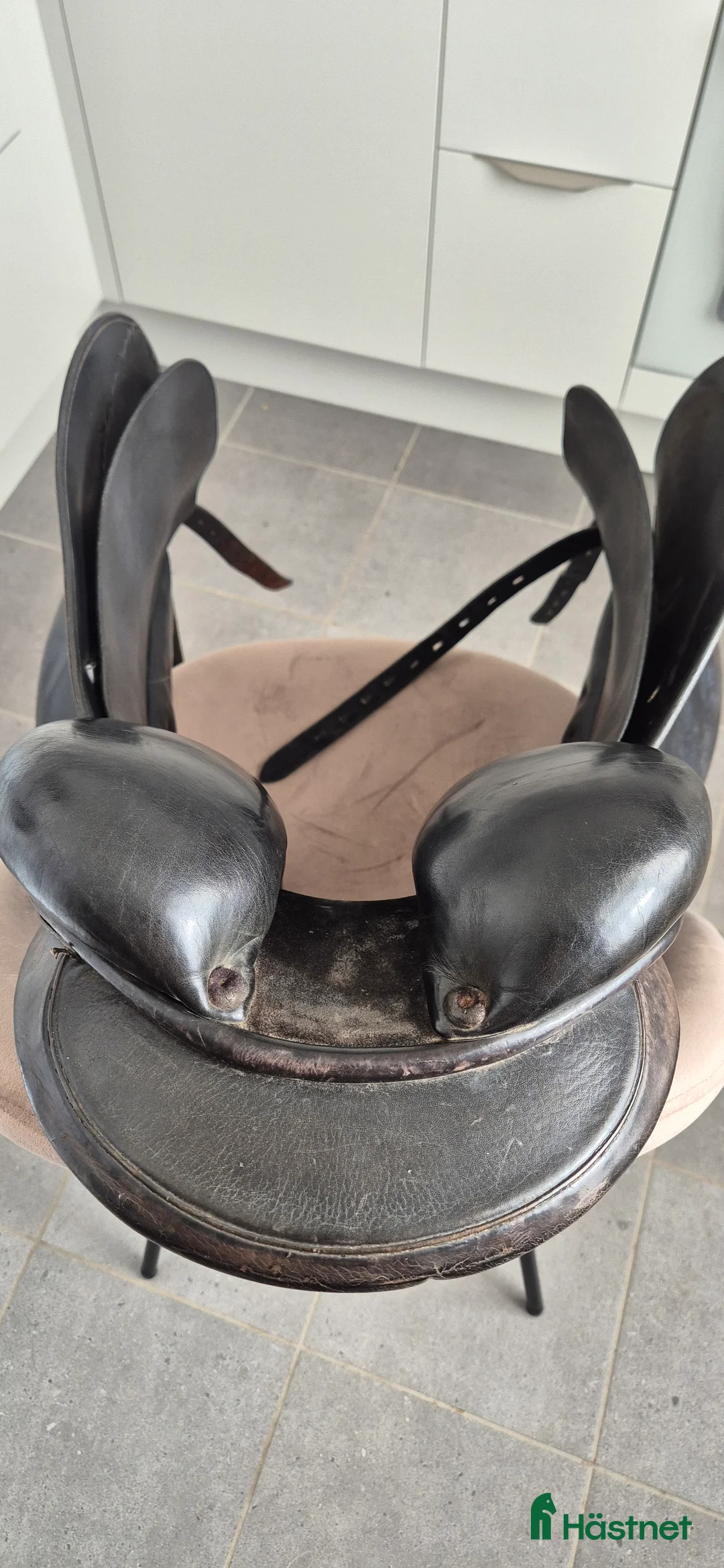 Sadlar hästutrustning till salu: Prestige dressyrsadel 17' i Anderslöv - Annons 3