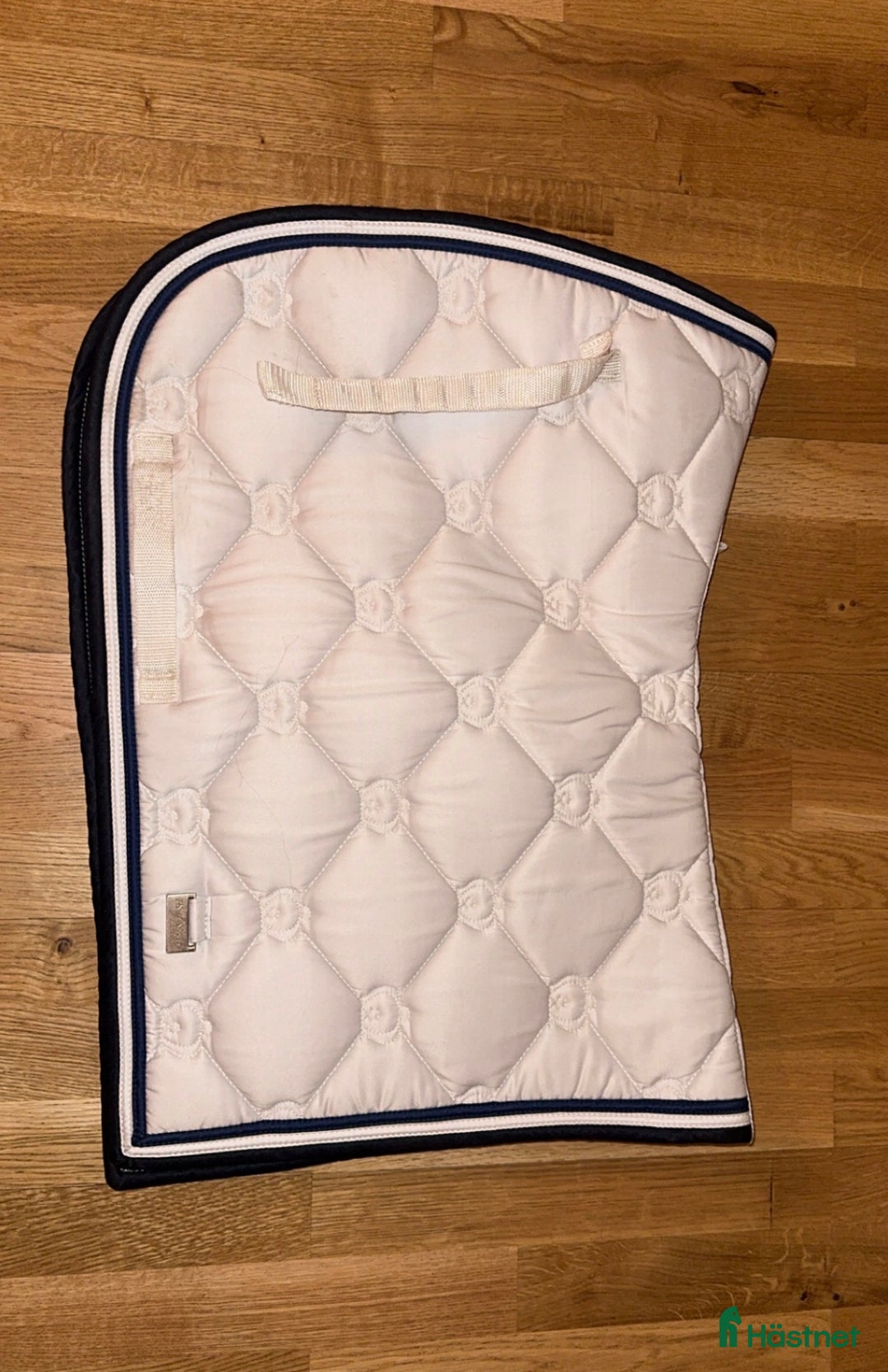 Schabrak & Vojlockar hästutrustning till salu: Ps of sweden schabrak vit - Annons 1