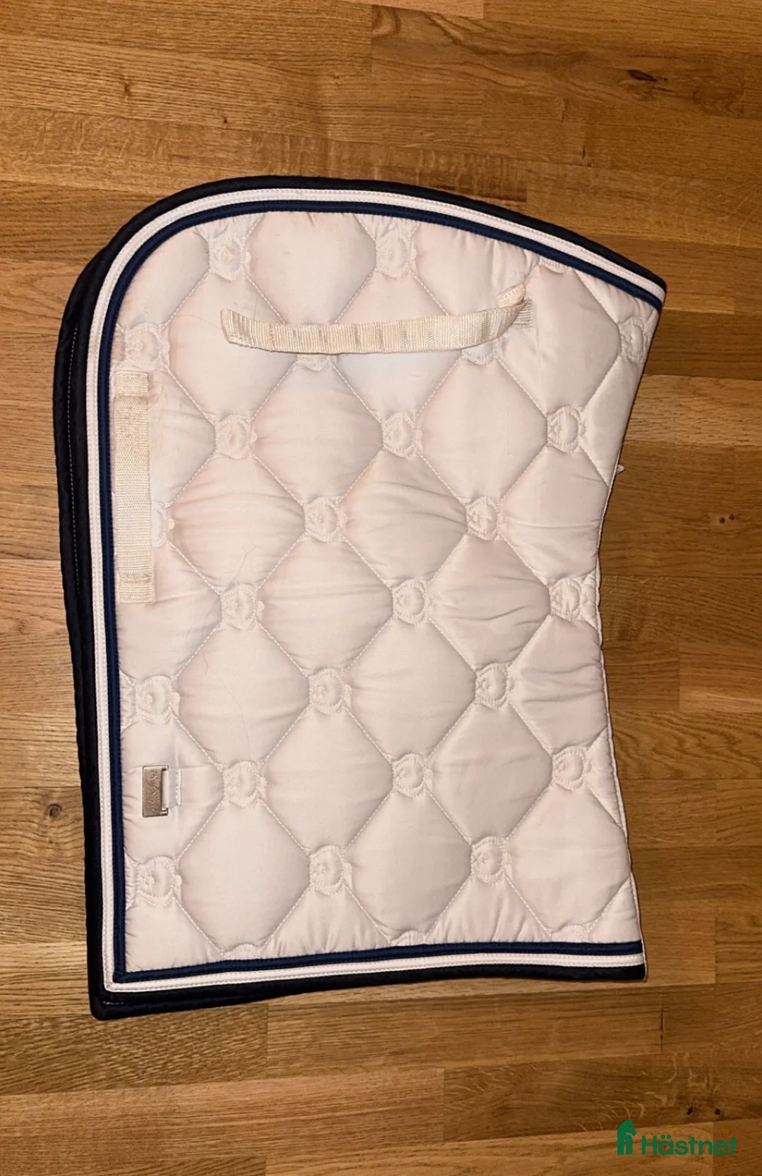 Schabrak & Vojlockar hästutrustning till salu: Ps of sweden schabrak vit - Annons 1