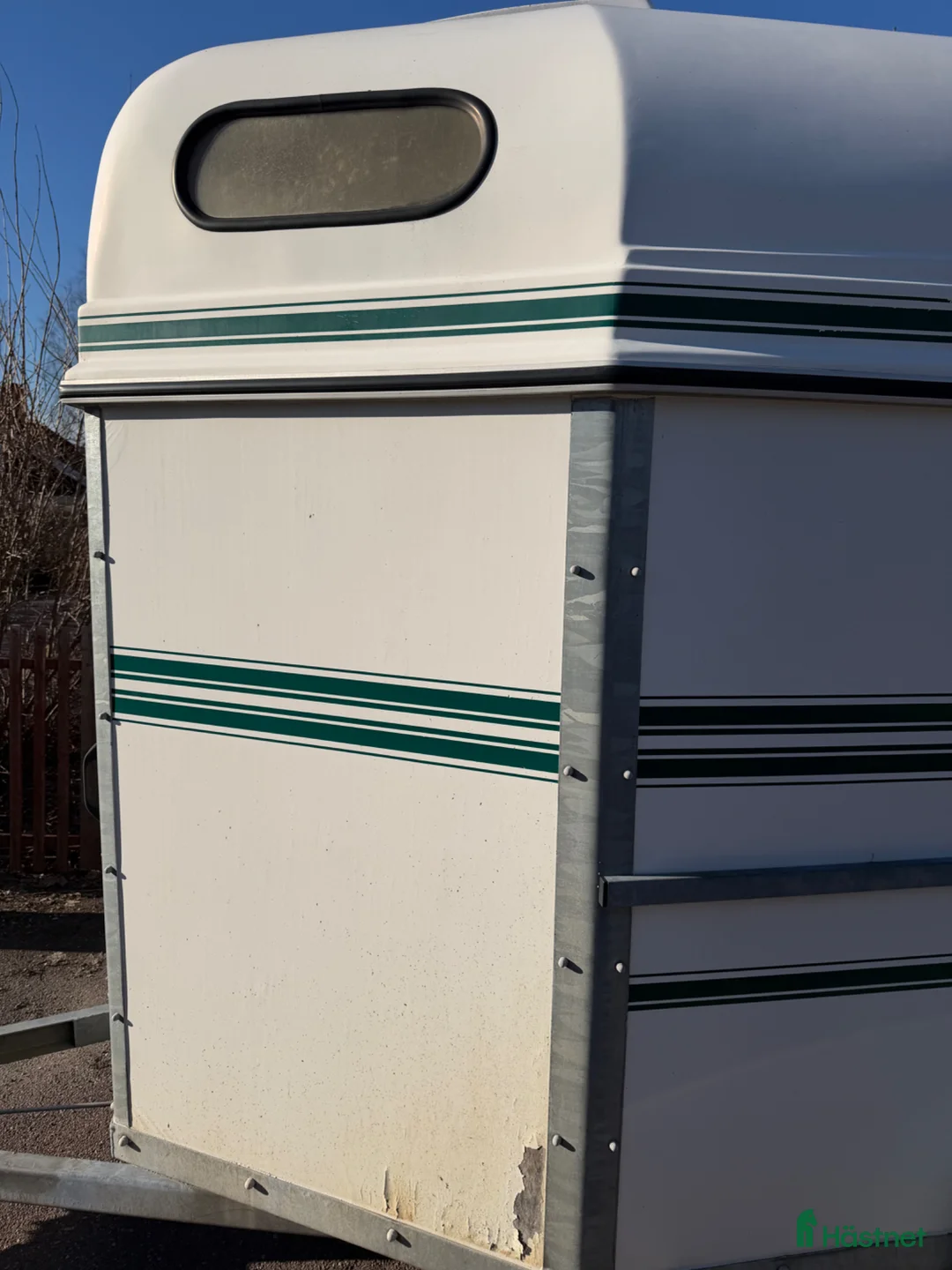 Hästtransporter  fordon & transport till salu: Boj 2003 enkel axlad - Annons 2