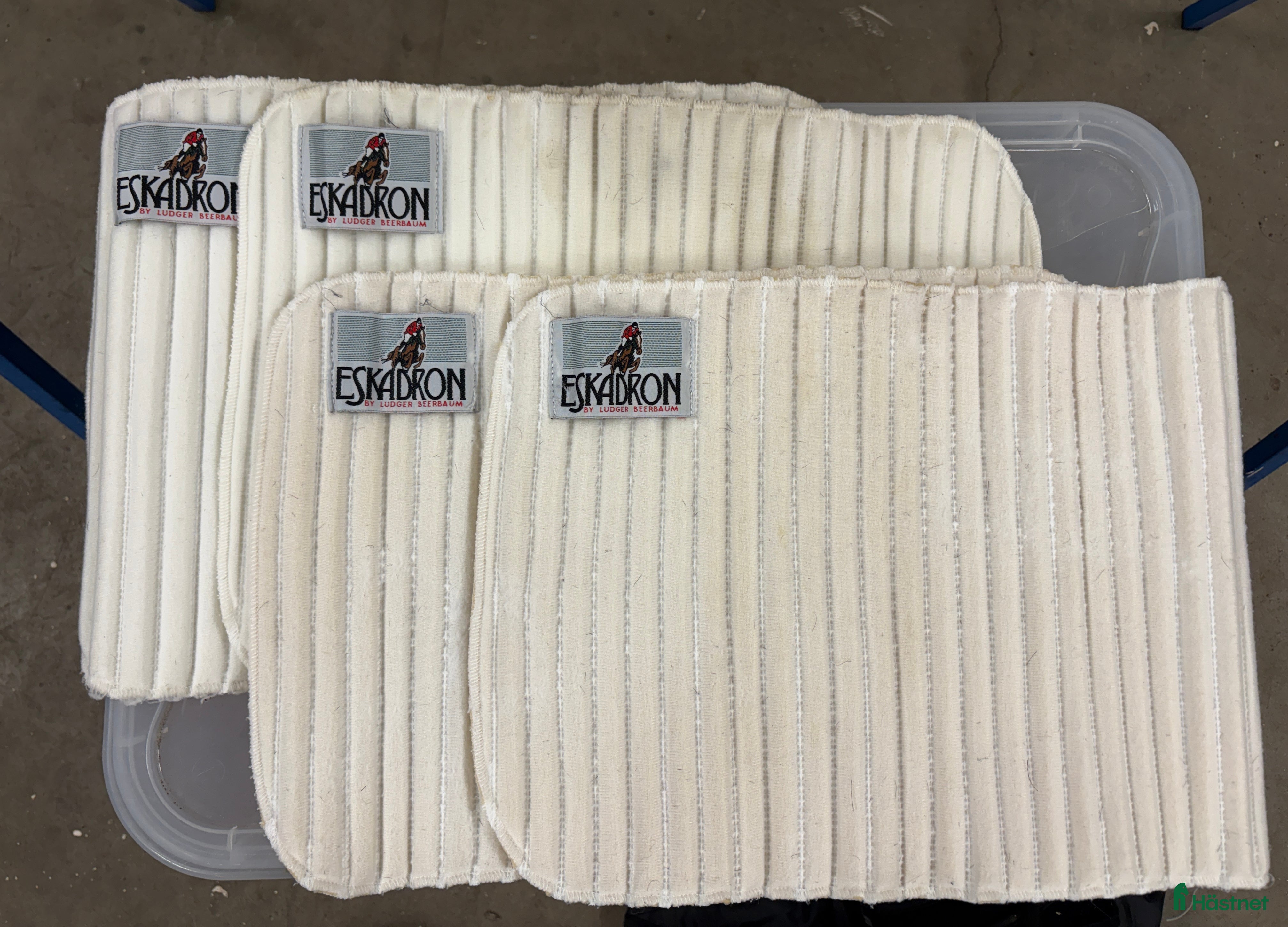 Benskydd hästutrustning till salu: Benpaddar från Eskadron och Mias i Täby - Annons 10