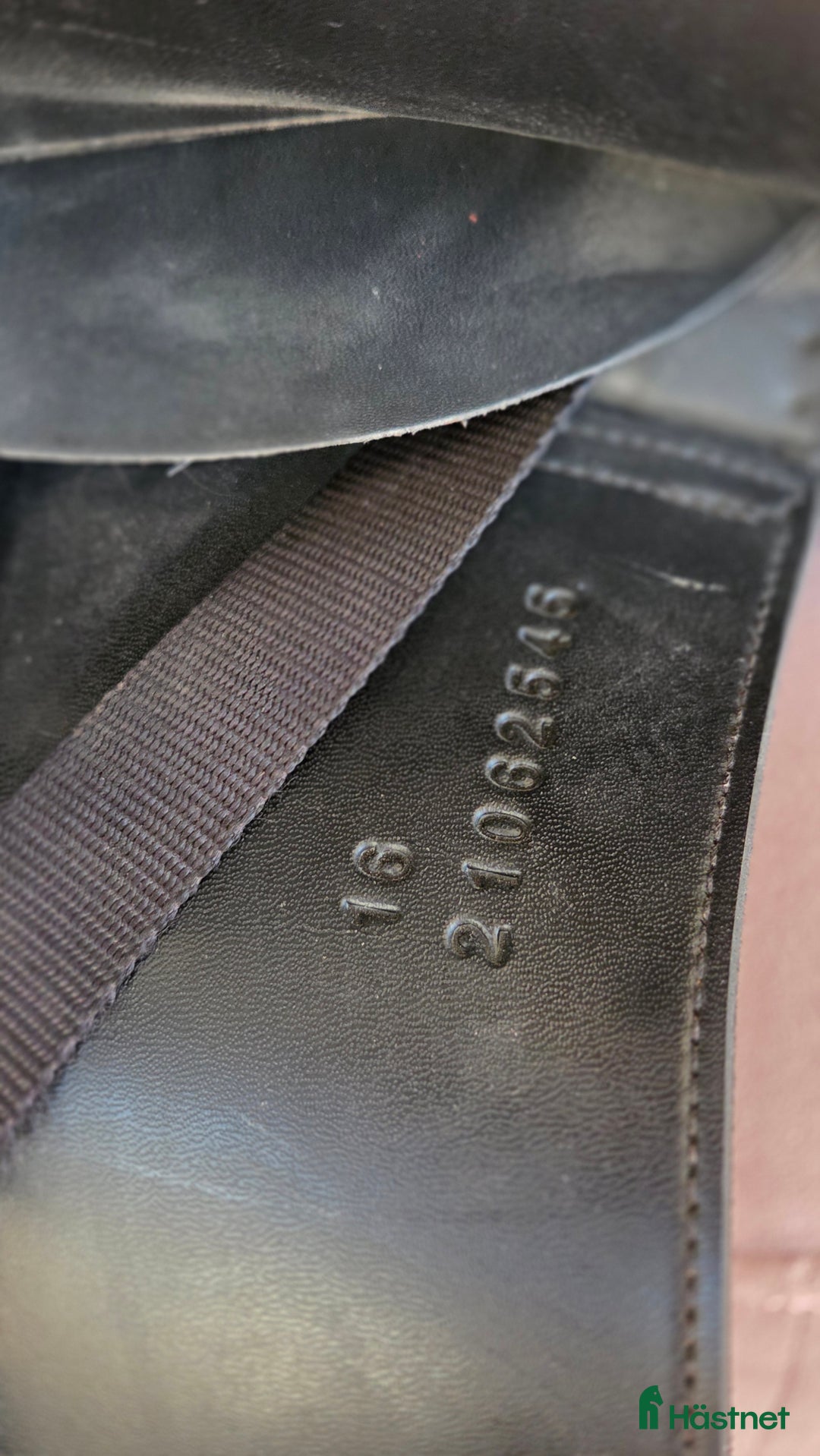 Sadlar hästutrustning till salu: Ikonic Light Hybrid 16" dressyr i Örebro - Annons 2