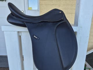 Sadlar hästutrustning till salu: Dressyrsadel wintec i Lund - Annons 3