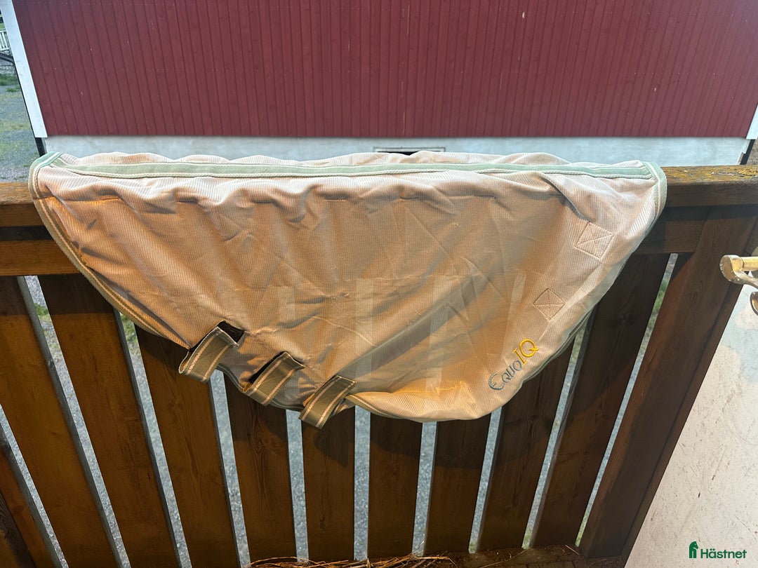 Täcken hästutrustning till salu: Säljer billiga flugtäcken! i Forserum - Annons 12