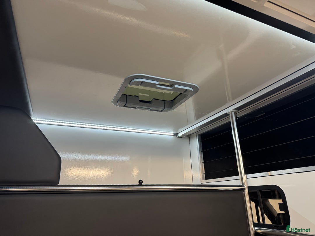 Hästlastbilar  fordon & transport till salu: Nybyggd Hästlastbil på Mercedes Sprinter 316 CDi i Partille - Annons 8