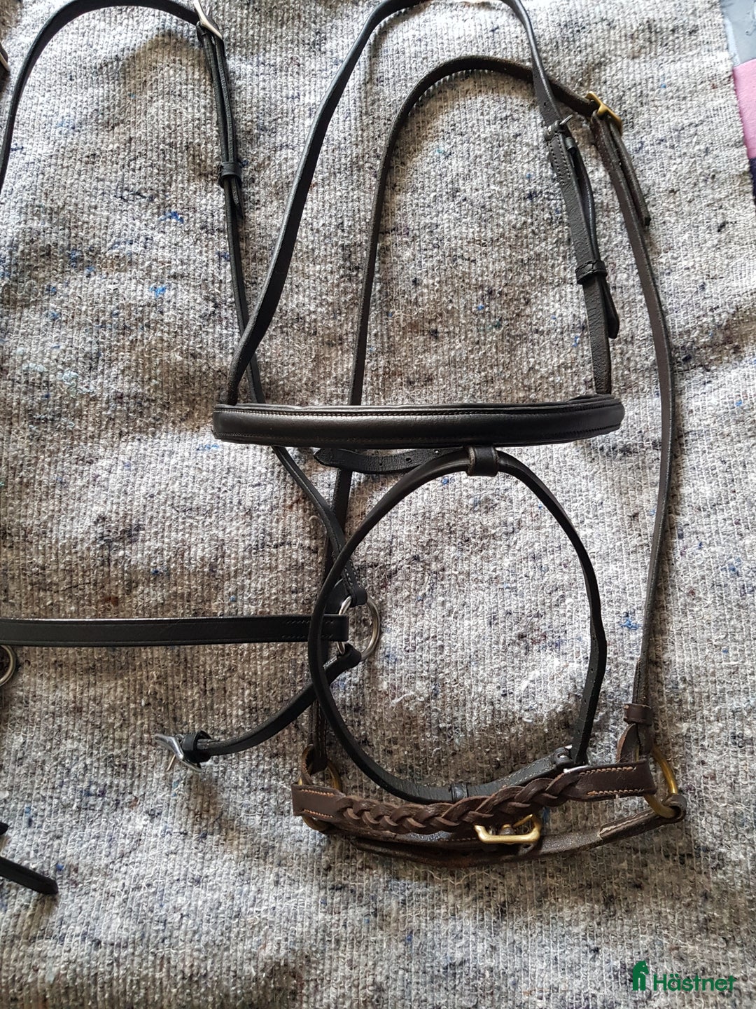 Träns hästutrustning till salu: Nosgrimmor svart och brun cob i Söråker - Annons 2