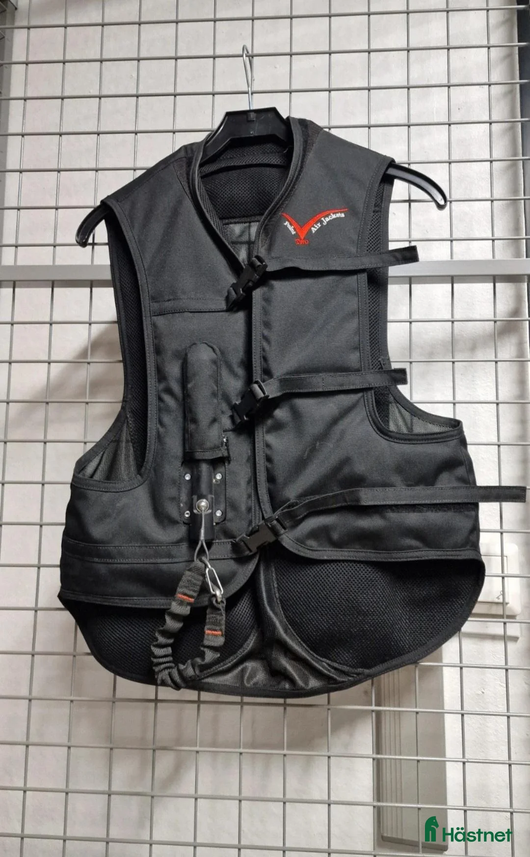 Säkerhetsvästar ryttarutrustning till salu: Point two air jacket  - Annons 1