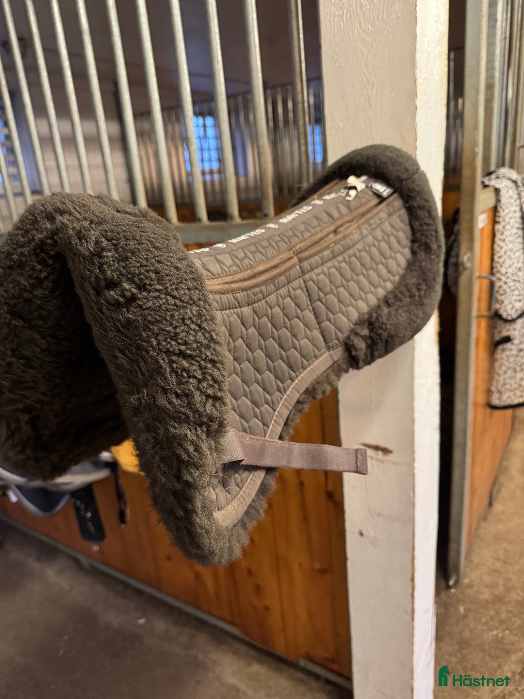 Sadeltillbehör hästutrustning till salu: Korrektionspadd Mattes  i Sandared - Annons 2