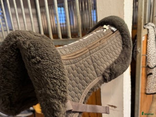 Sadeltillbehör hästutrustning till salu: Korrektionspadd Mattes i Sandared - Annons 2