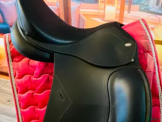 Sadlar hästutrustning Tekna dressyr sadel i Arvidsjaur - Annons 12