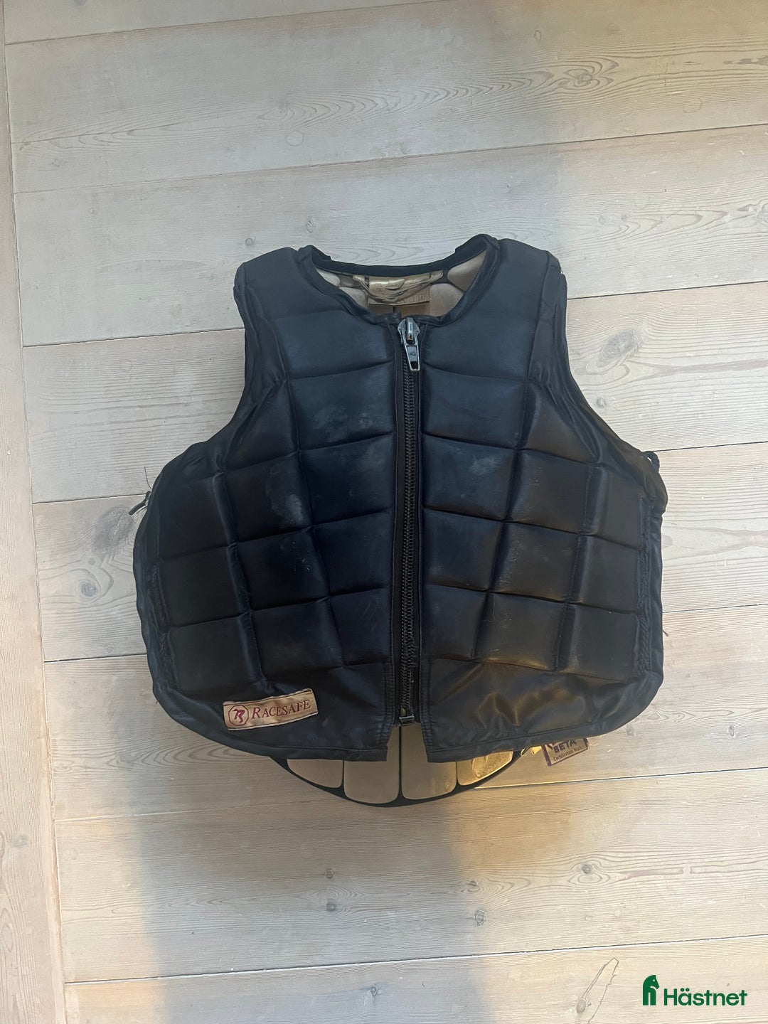 Säkerhetsvästar ryttarutrustning till salu: Racesafe väst Child’s Medium i Viken - Annons 1