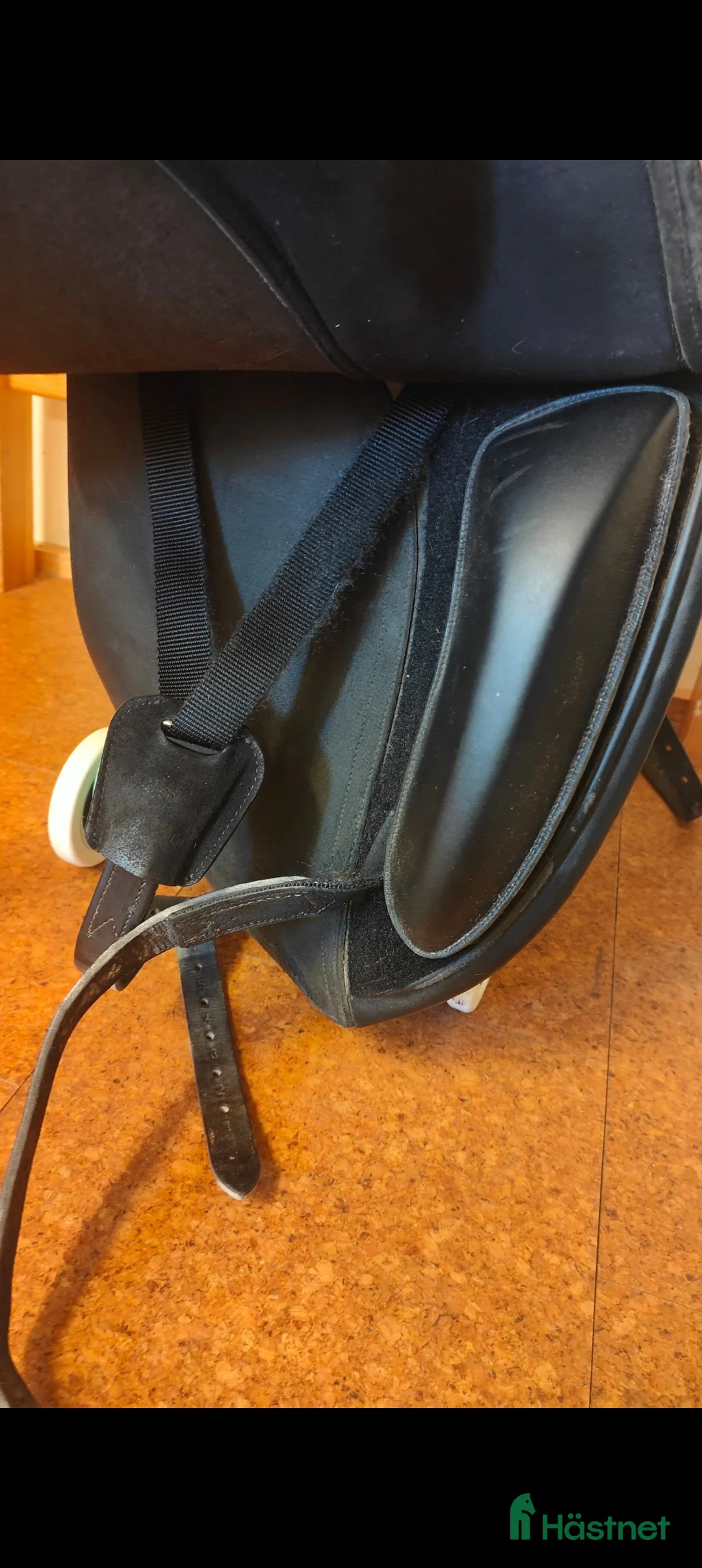 Sadlar hästutrustning till salu: Dressyrsadel från Tekna - mkt gott skick i Södertälje - Annons 2