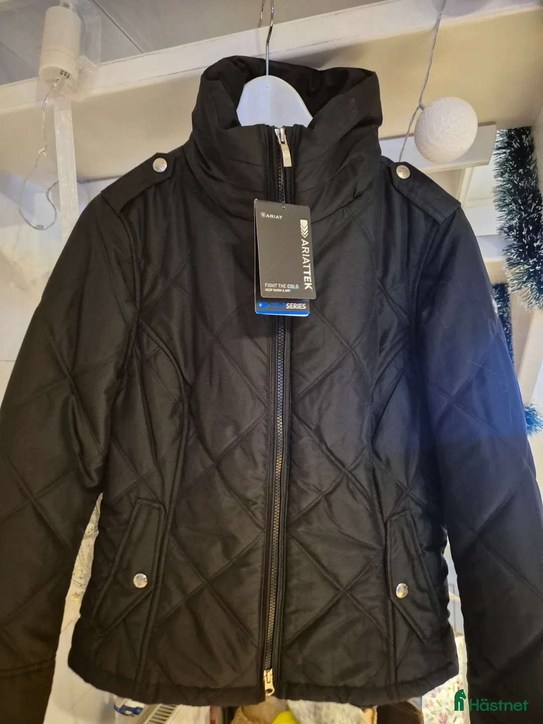 Jackor & Kavajer ryttarutrustning till salu: Ariat jacka Ny i Riala - Annons 4