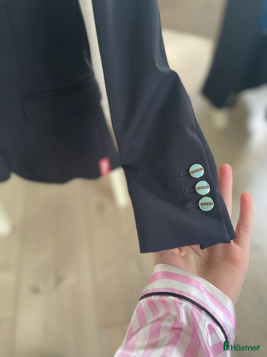 Jackor & Kavajer ryttarutrustning till salu: Animo kavaj i Rolfstorp - Annons 6