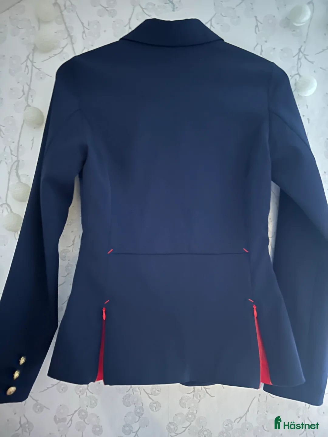 Jackor & Kavajer ryttarutrustning till salu: Tävlingskavaj i Vittinge - Annons 2