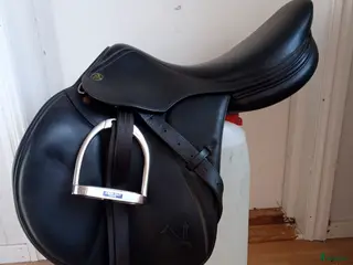 Sadlar hästutrustning Hoppsadel Prestige Paris D - Annons 1