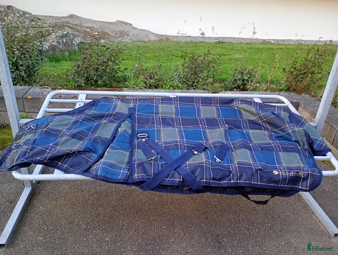 Täcken hästutrustning till salu: Vintertäcke  - Annons 2