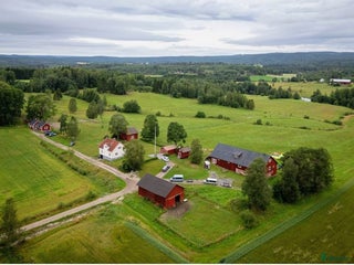 hästgårdar till salu: Gård med vackert utsikt över hagen i Åmotfors - Annons 16
