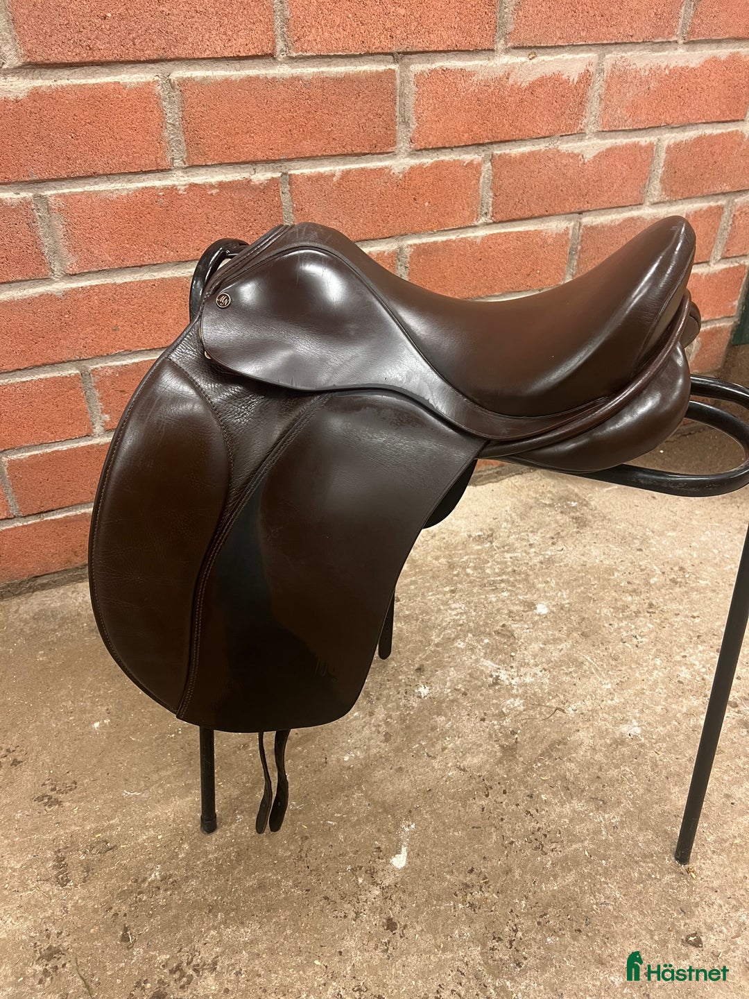 Sadlar hästutrustning till salu: Dressyrsadel Morris and Nolan 17” i Tidaholm - Annons 1