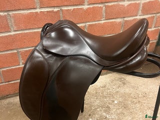 Sadlar hästutrustning till salu: Dressyrsadel Morris and Nolan 17” i Tidaholm - Annons 5
