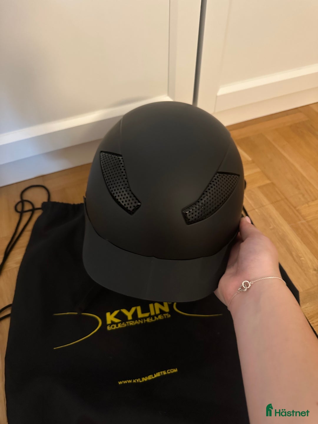 Hjälmar ryttarutrustning till salu: Kylin hjälm i Växjö - Annons 1