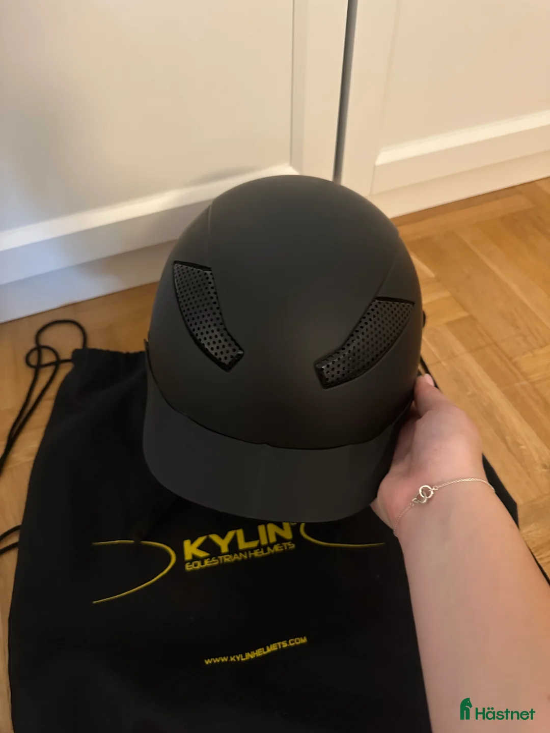 Hjälmar ryttarutrustning till salu: Kylin hjälm i Växjö - Annons 1