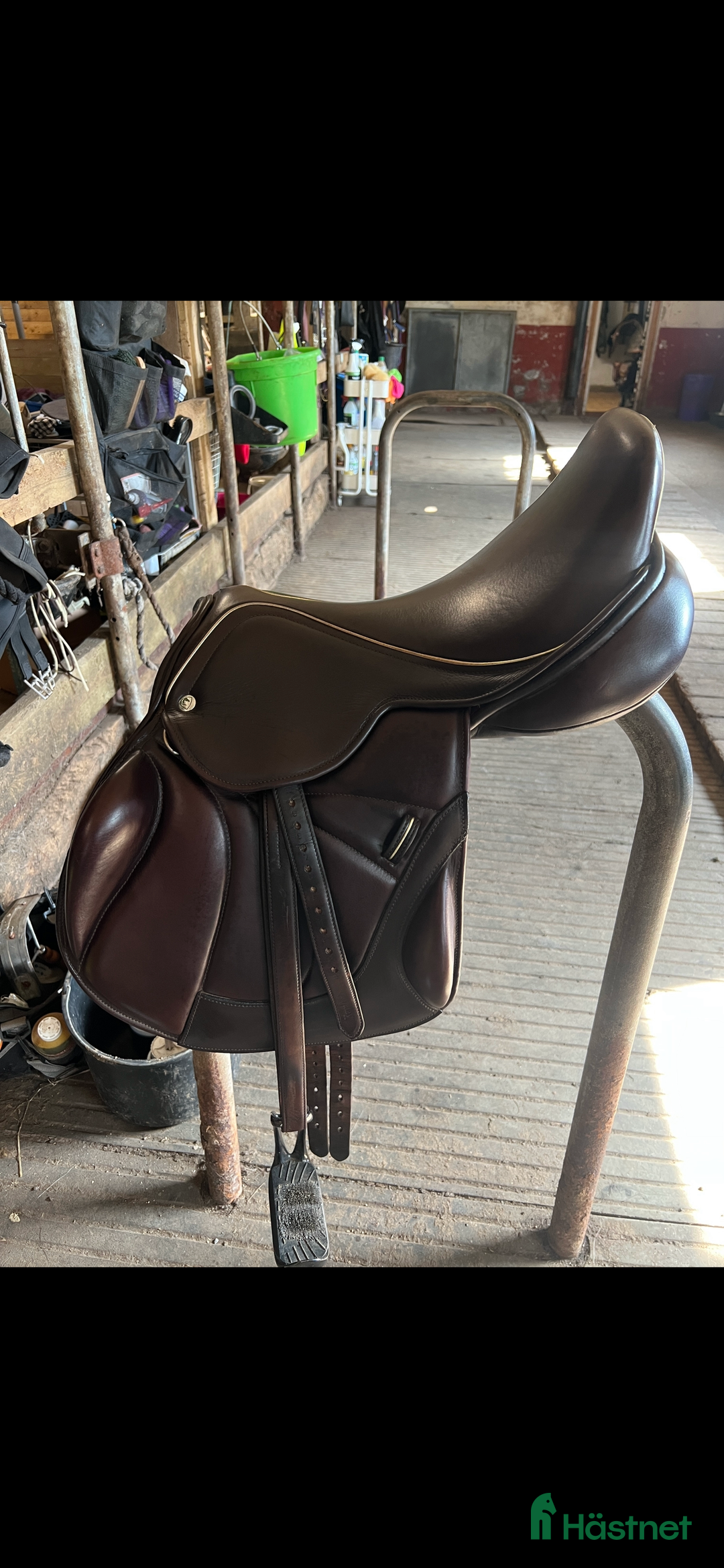 Sadlar hästutrustning till salu: Superfin enkelkåpad hoppsadel! i Svenljunga - Annons 2