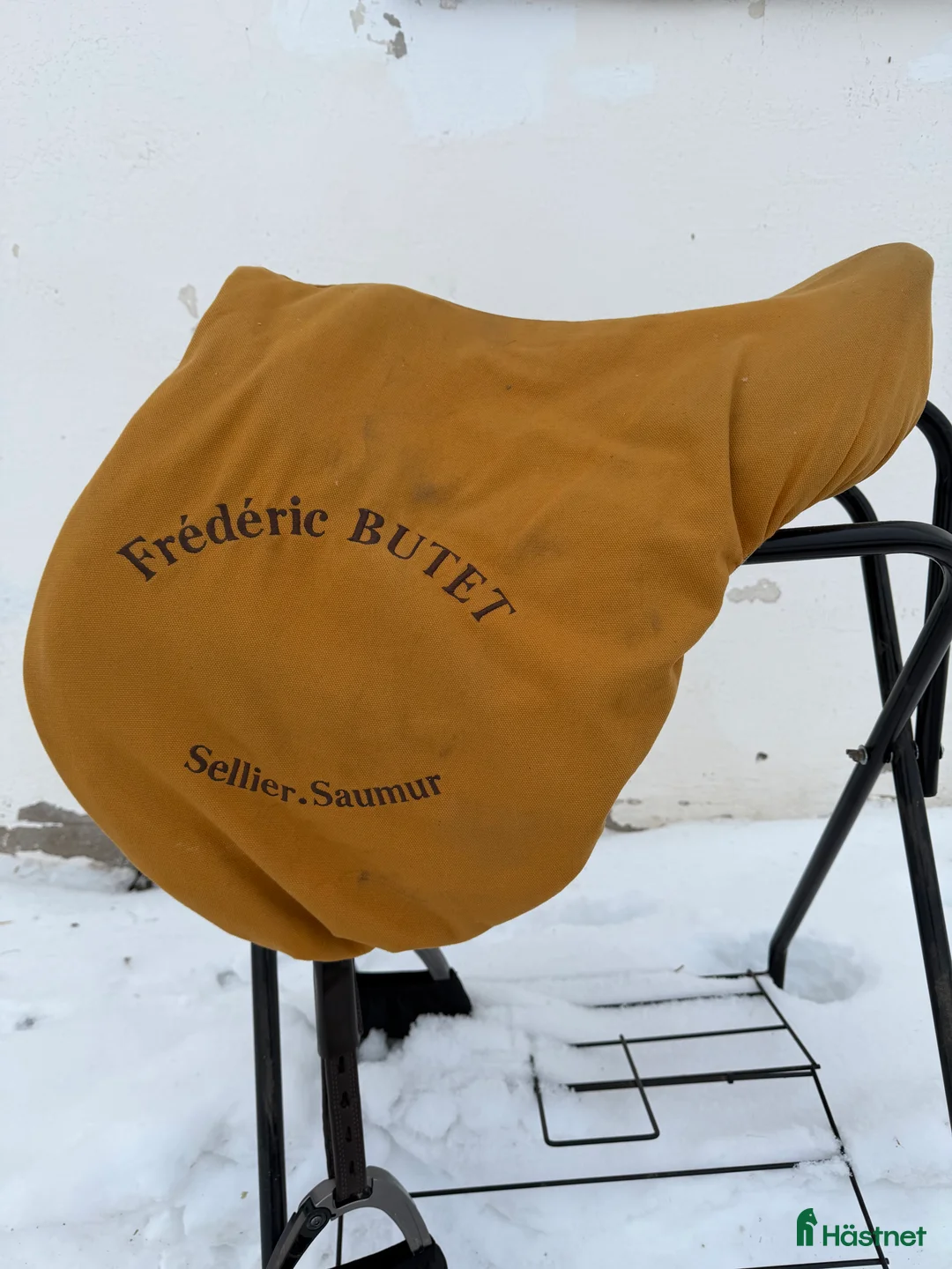 Sadlar hästutrustning till salu: Fin Butet hoppsadel i Runhällen - Annons 3