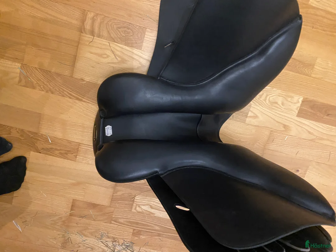 Sadlar hästutrustning till salu: LIPPO ALLROUND GP SADEL i Upplands Väsby - Annons 6