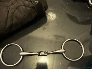 Bett hästutrustning till salu: Tre delat bett i Kimstad - Annons 3